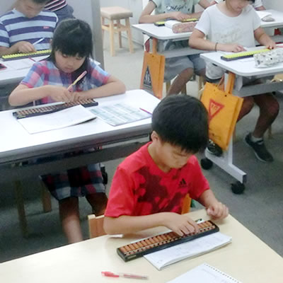 そろばんで判断力をつける